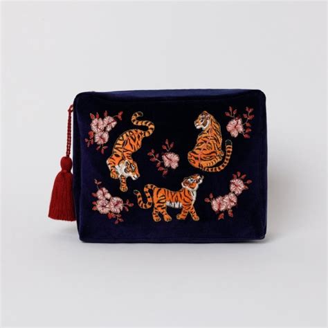 mambo tiger wash bag